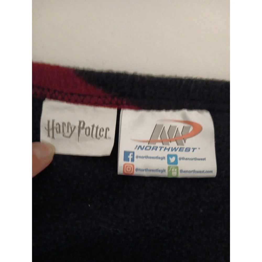 Northwest Harry Potter Gryffindor Wearable Cape/ Throw Blanket‎